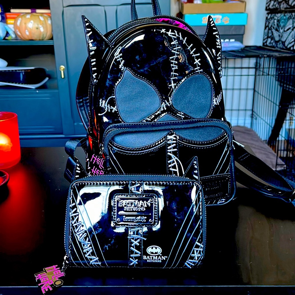Loungefly x Catwoman - Batman Returns mini backpack and wallet